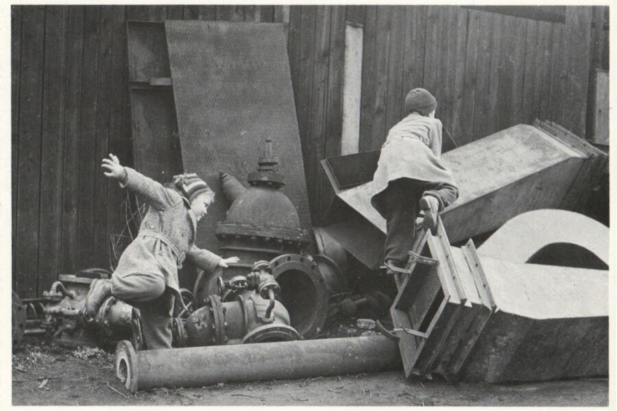 pohlednice s dílem: Dagmar Hochová, z cyklu: Děti, 1961